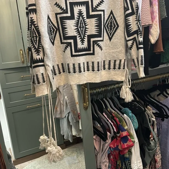 Chaser brand Aztec sweater, extra small - Picture 3 of 4